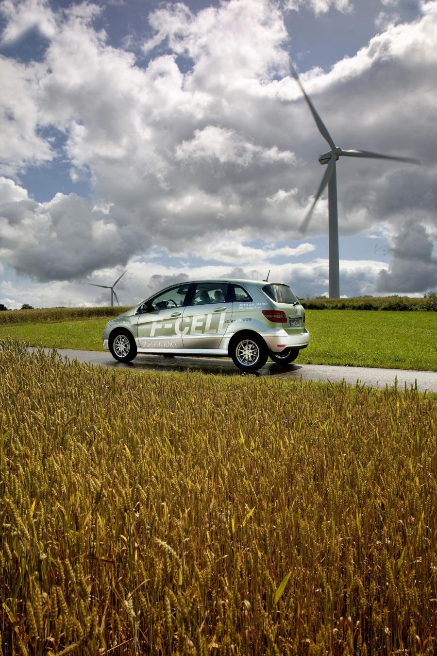  Mercedes-Benz B-Class F-Cell 2010 года  (фото 9 из 34)